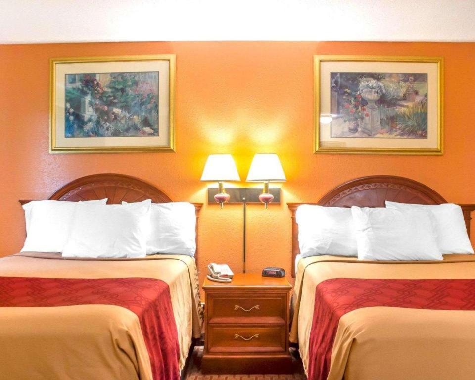 Econo Lodge Cuba I-86 Buitenkant foto