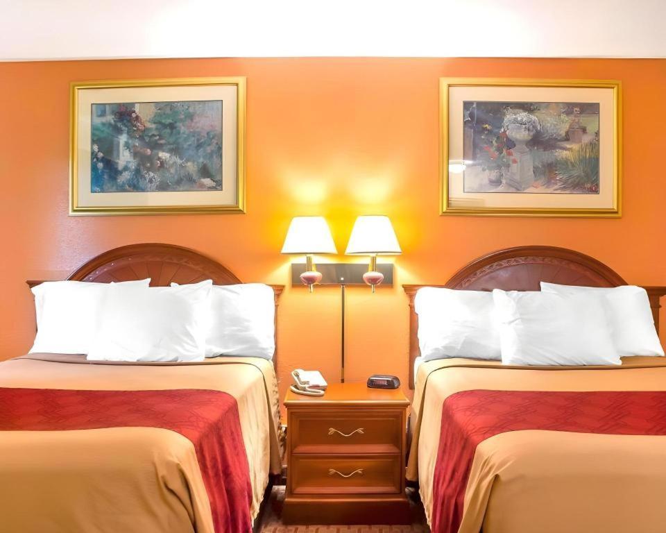 Econo Lodge Cuba I-86 Buitenkant foto